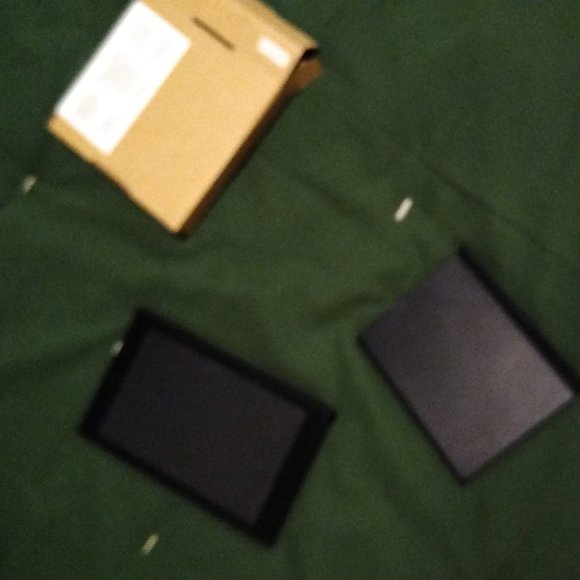 Amazon kindle - Picture 1 of 4